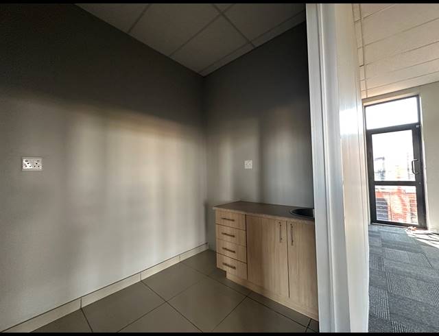 960M² OFFICE TO LET IN HIGHVELD TECHNOPARK